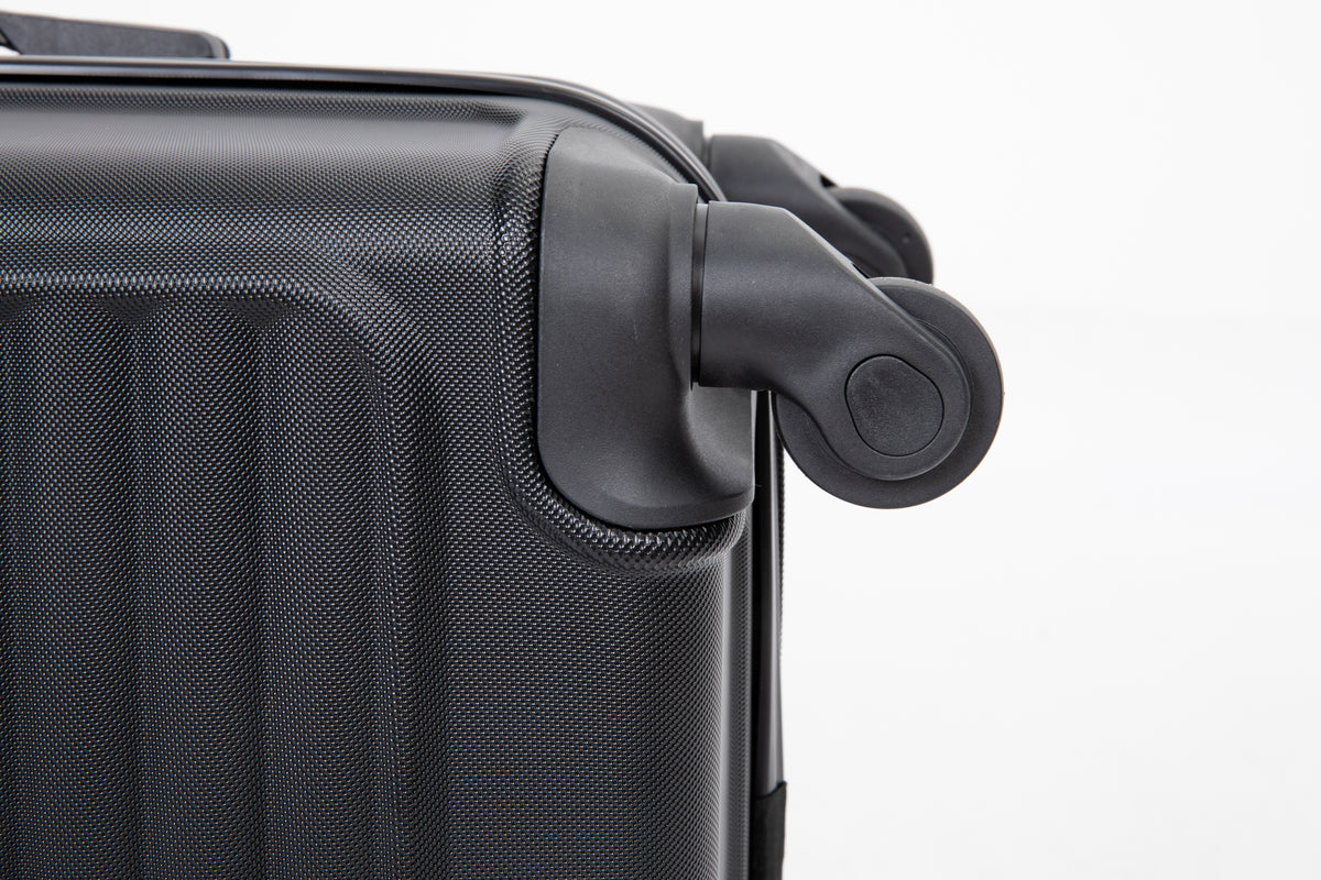 TravLuma 20" Lightweight Carry-On